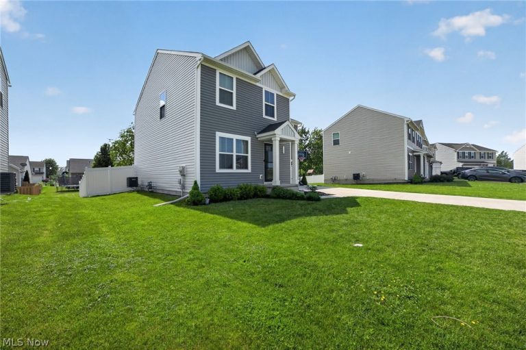 532 Roberta Drive, Painesville, OH - Photo 2