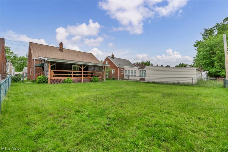 28110 Lake Shore Boulevard, Euclid, OH - Photo 5