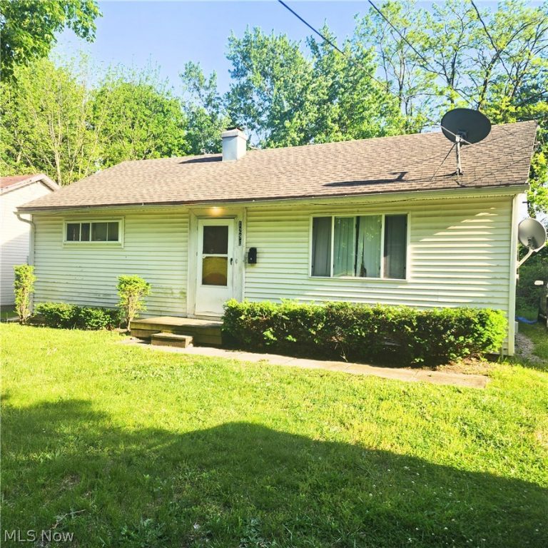 1296 Ottawa Avenue, Akron, OH - Photo 2