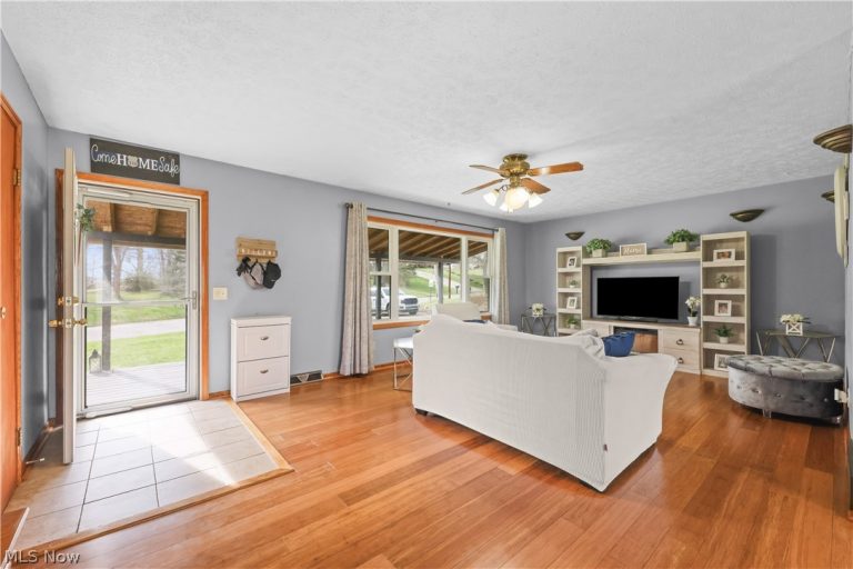 7010 Stonecreek Avenue, Canton, OH - Photo 4
