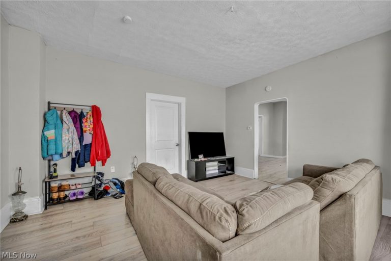 3010 Daisy Avenue, Cleveland, OH - Photo 6