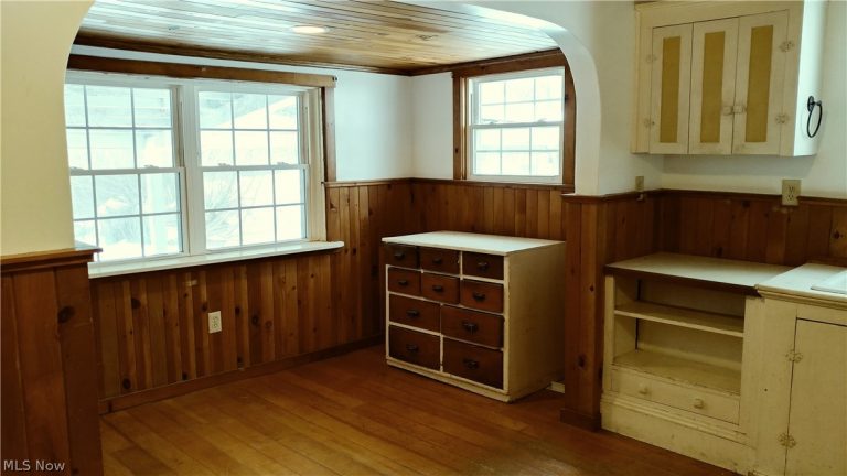 17199 Leggett Road, Montville, OH - Photo 4