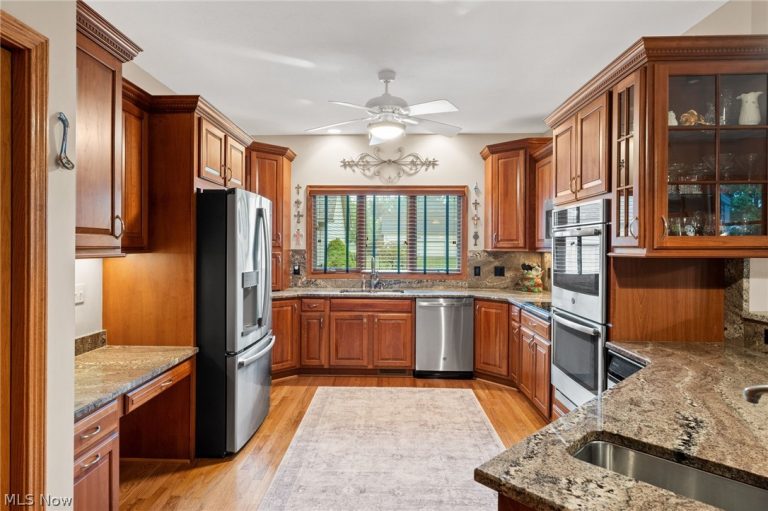 5180 Cheyney Lane, Brunswick Hills, OH - Photo 4