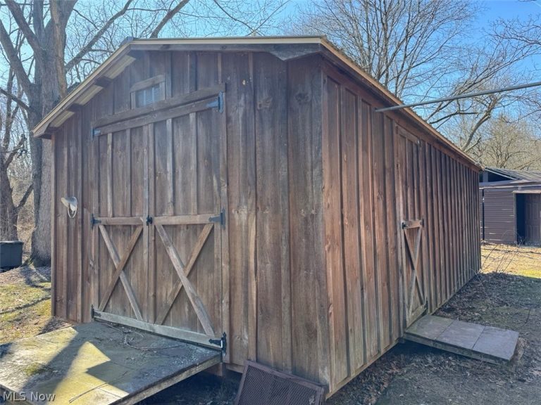 2160 Ingersoll Drive, Akron, OH - Photo 6