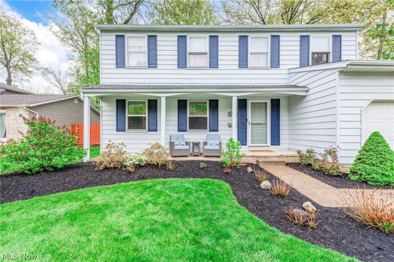 4083 Lydgate Drive, North Olmsted, OH - Photo 3