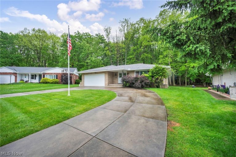 5701 Rousseau Drive, Parma, OH - Photo 4