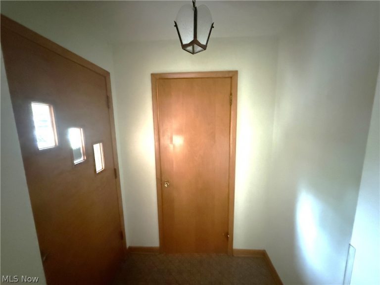 1952 Dodge Drive, Warren, OH - Photo 2