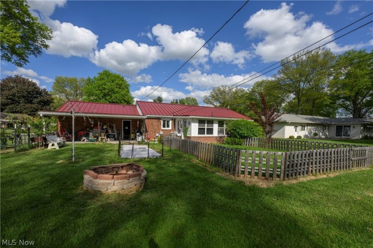 1920 Dover Avenue, Dover, OH - Photo 3