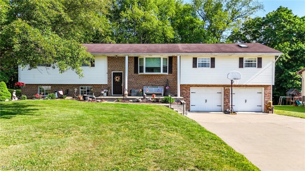 44 Teri Lane, Little Hocking, OH