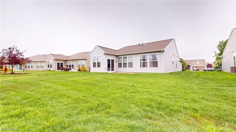 37911 Ashfield Way, North Ridgeville, OH - Photo 2