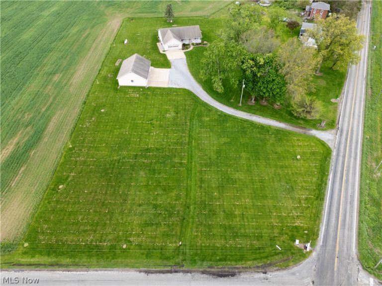 17361 Back Massillon Road, North Lawrence, OH - Photo 3
