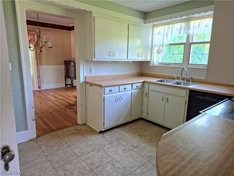 6670 Stratford Road, Concord Twp, OH - Photo 5