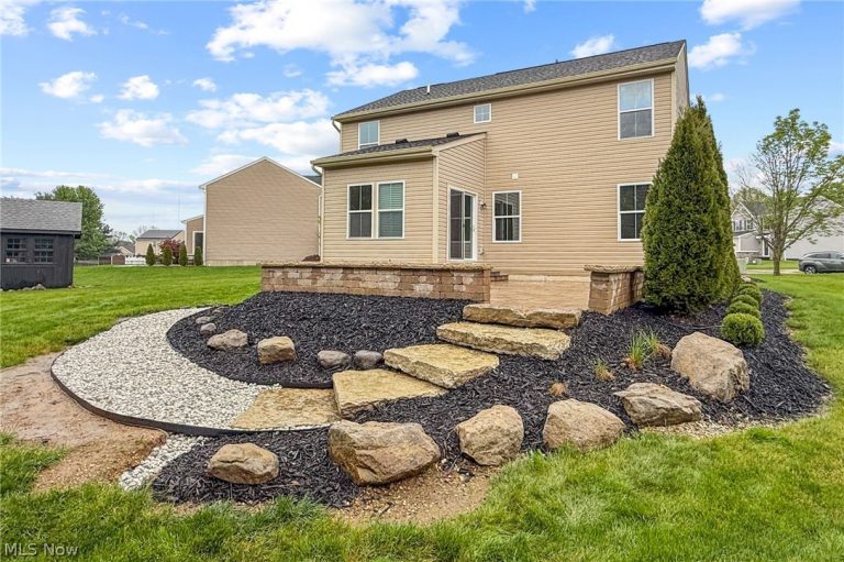 7679 Fiddler Court Circle, Canton, OH - Photo 8