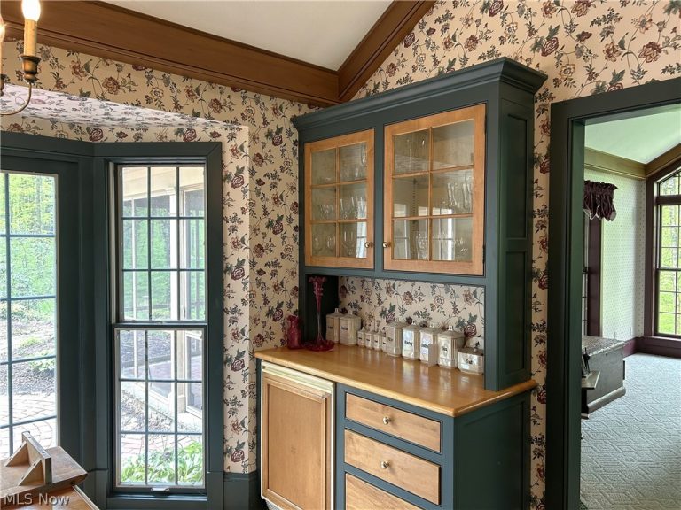 9201 Wilson Mills Road, Chesterland, OH - Photo 2