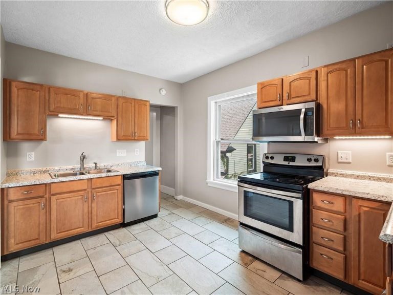 6110 Clinton Avenue #2, Cleveland, OH - Photo 6