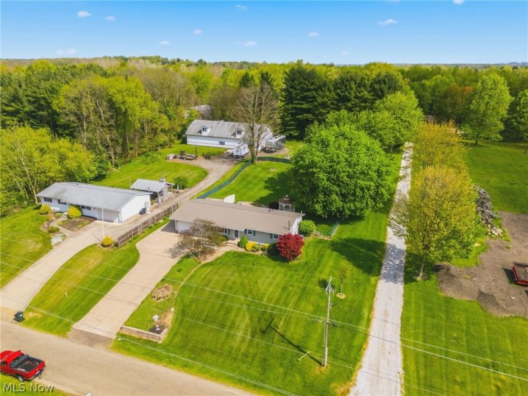 10743 Corundite Road, Massillon, OH - Photo 8