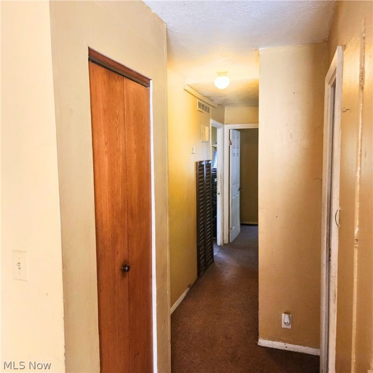 1296 Ottawa Avenue, Akron, OH - Photo 5