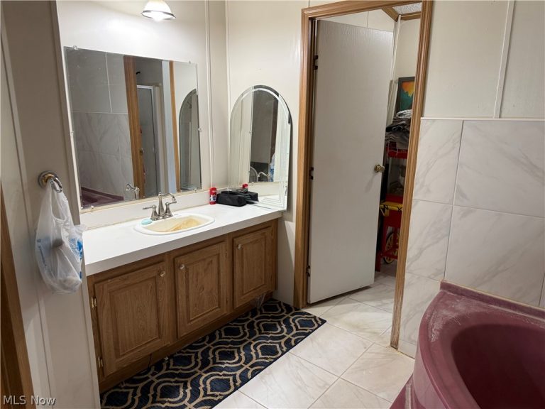 5347 Angela Drive, Beach City, OH - Photo 6