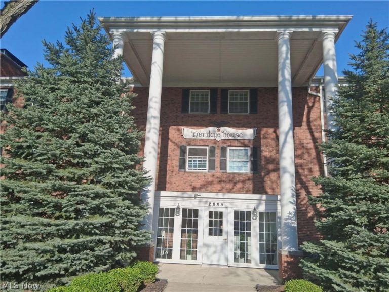 2885 Pease Drive #303, Rocky River, OH - Photo 3