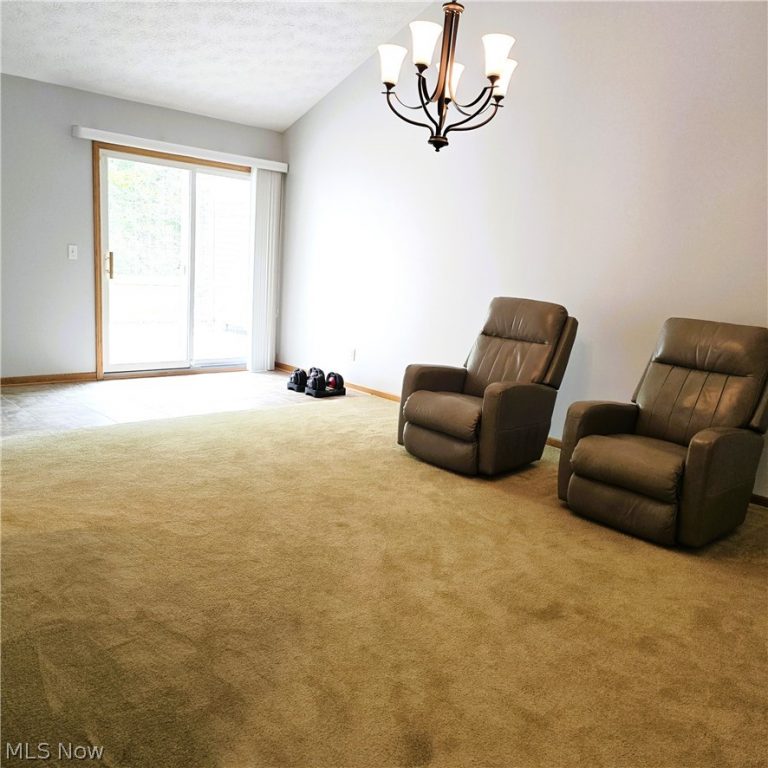 15672 Roxboro Drive, Middleburg Heights, OH - Photo 6