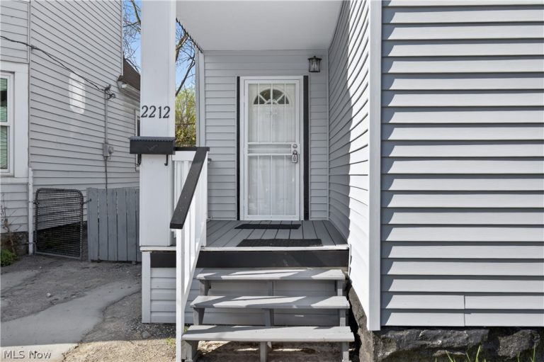 2212 Selzer Avenue, Cleveland, OH - Photo 4