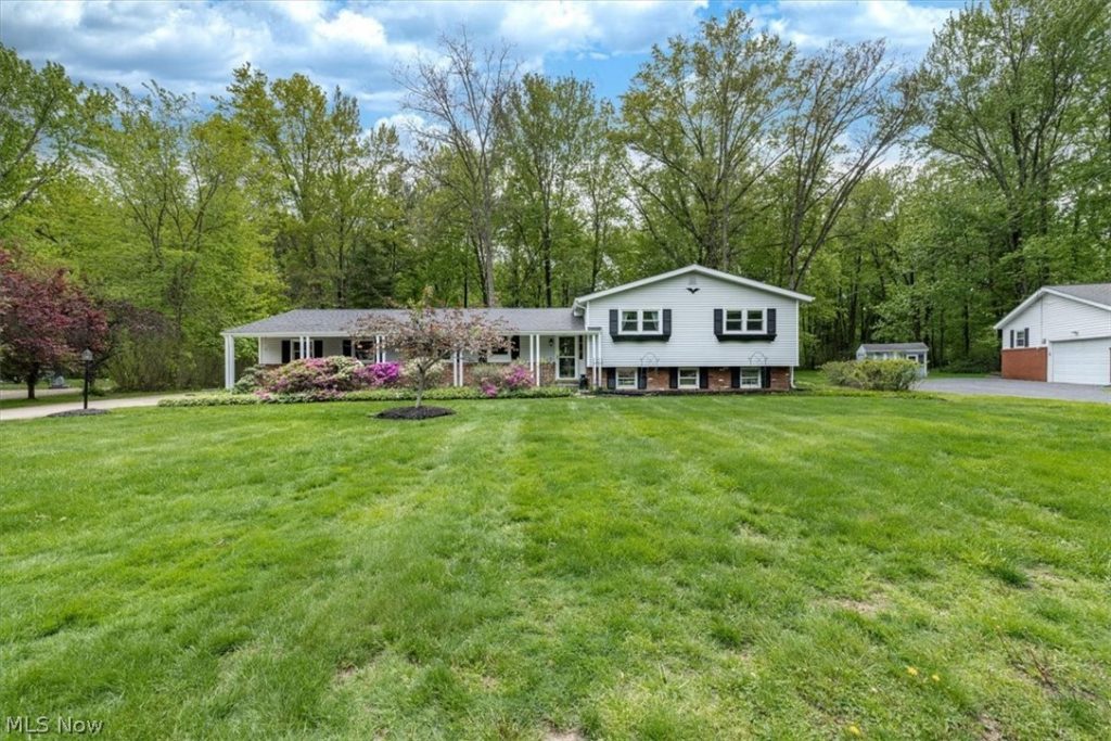 9412 Beaver Creek Drive, Mentor, OH