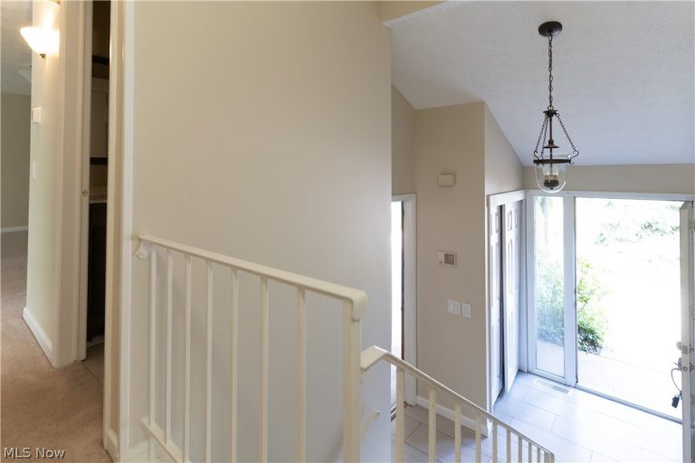 18251 Glencreek Lane, Strongsville, OH - Photo 3