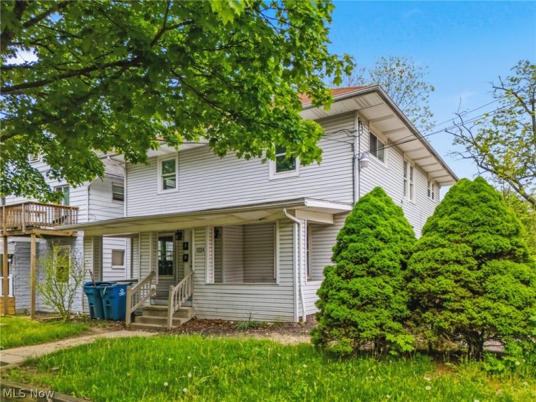 1224 Pondview Avenue, Akron, OH - Photo 2