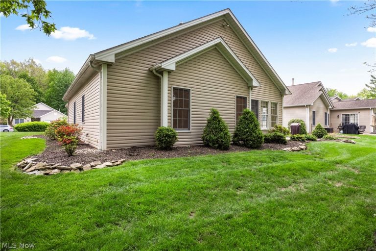 33888 Maple Ridge Boulevard, Avon, OH - Photo 8