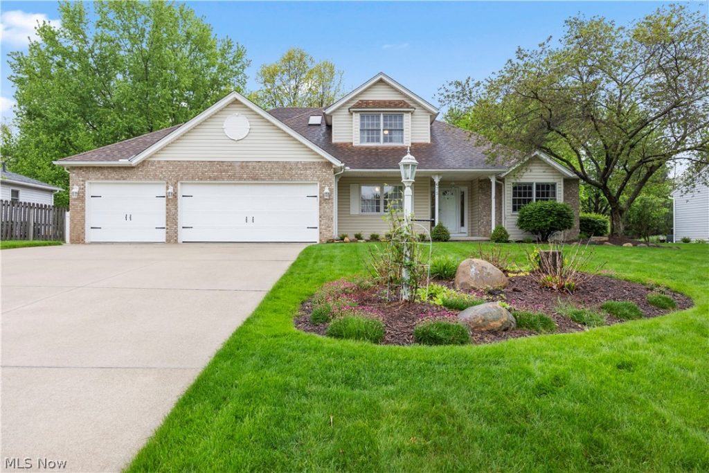 675 Juniper Lane, Brunswick, OH
