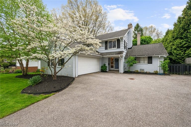 23706 Wimbledon Road, Shaker Heights, OH - Photo 3