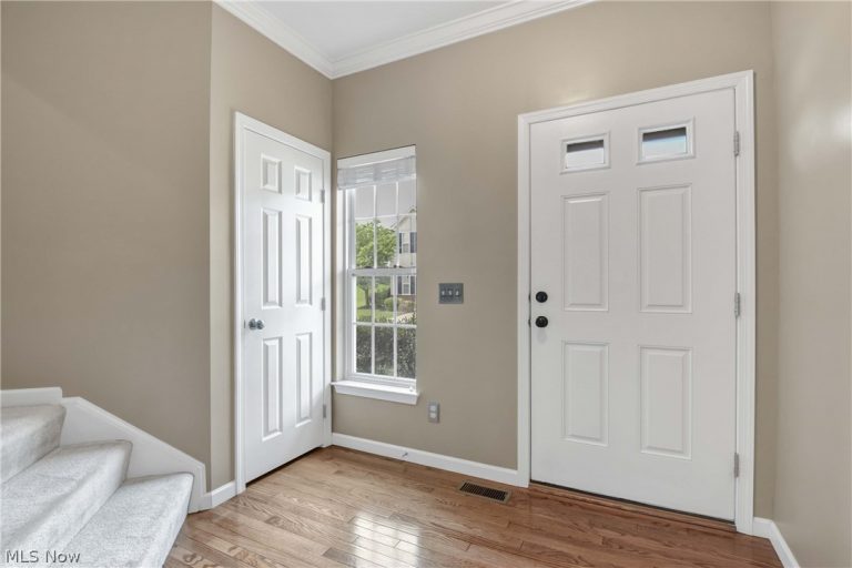 106 Clay Court, Berea, OH - Photo 2