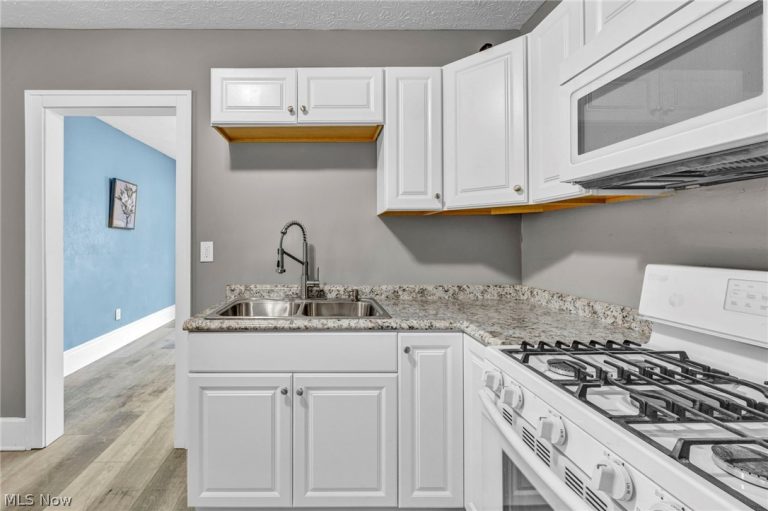 3200 Audubon Boulevard, Cleveland, OH - Photo 8