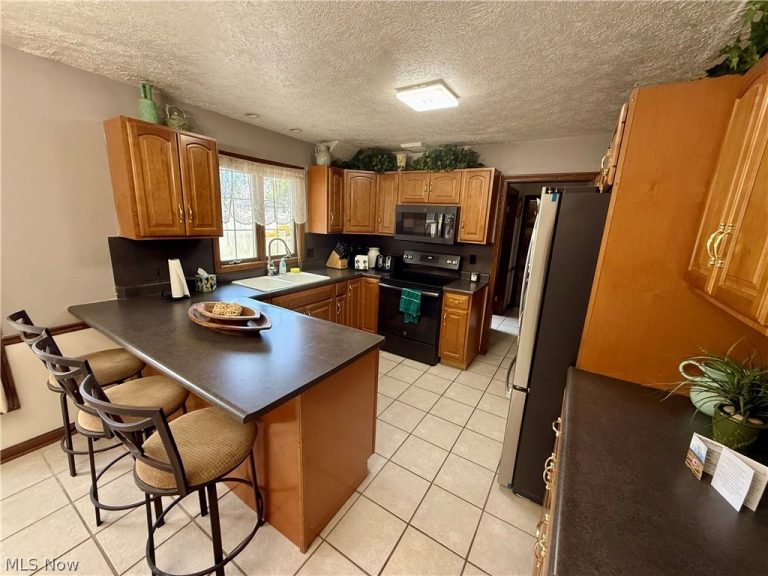 5520 Sharon Drive, Youngstown, OH - Photo 8