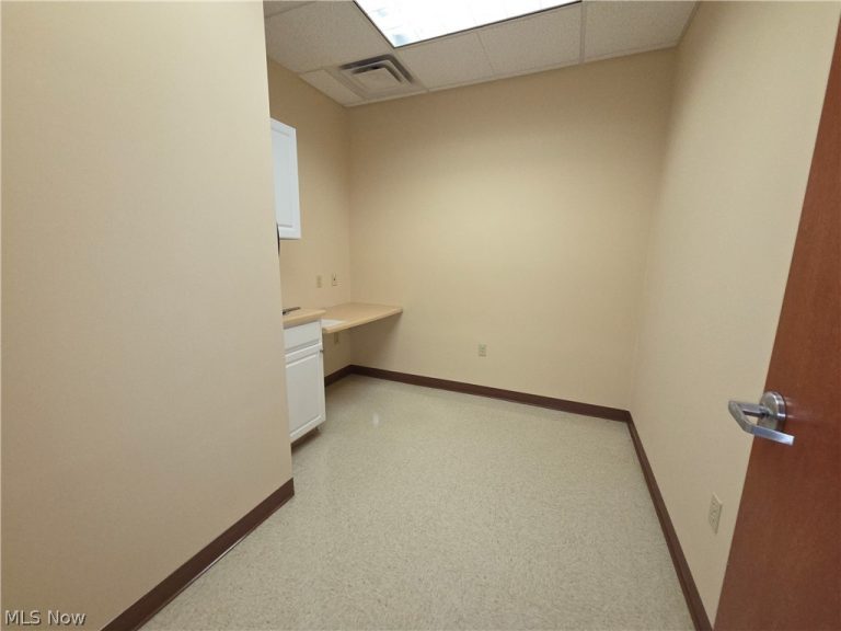 304 Main Street, St Clairsville, OH - Photo 3