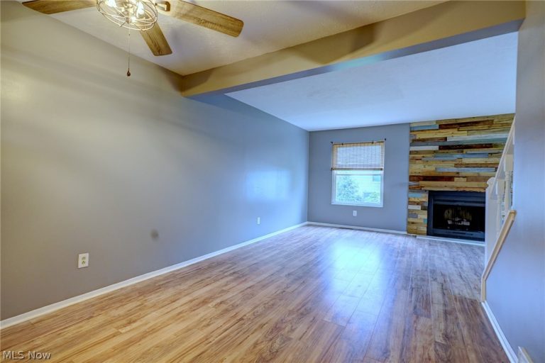378 Deepwood Drive, Wadsworth, OH - Photo 3