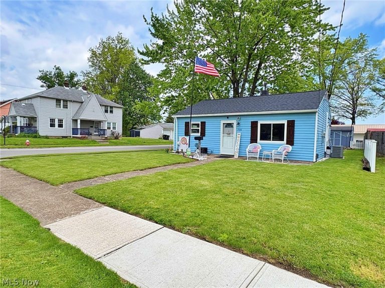 700 Clark Street, Elyria, OH - Photo 2