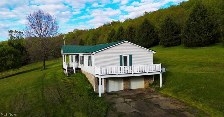 6878 Veterans Boulevard, Chester, WV - Photo 4