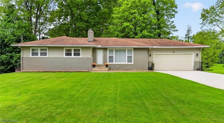 310 Montridge Drive, Canfield, OH, 44406