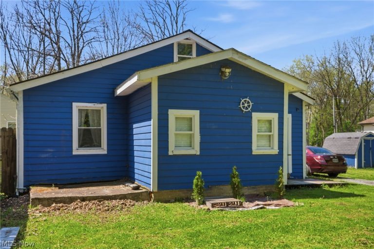 622 Riverside Boulevard, Eastlake, OH - Photo 2