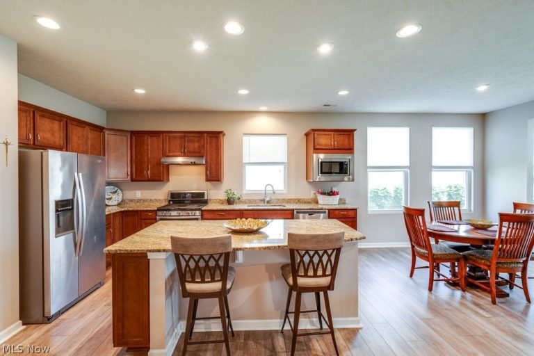 8081 Parkcroft Drive, Mentor, OH - Photo 5