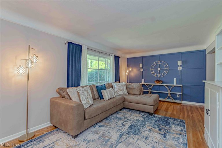 1233 Brainard Road, Lyndhurst, OH - Photo 4