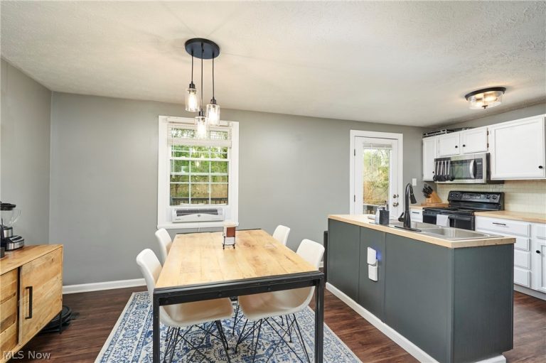 344 Silver Meadows Boulevard, Kent, OH - Photo 6