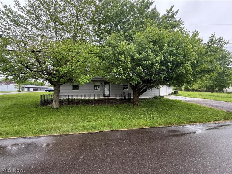 131 Marshall Avenue, Warren, OH - Photo 2