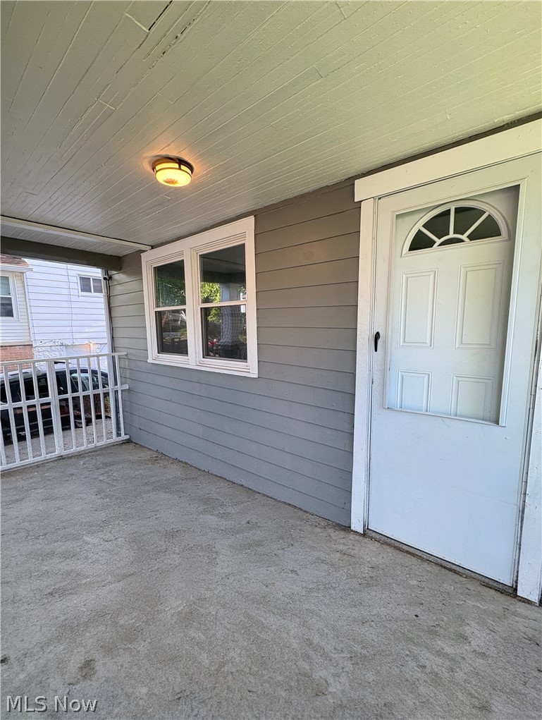 1239 Pondview Avenue, Akron, OH - Photo 8