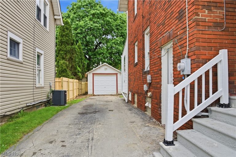 52 Heights Avenue, Youngstown, OH - Photo 4