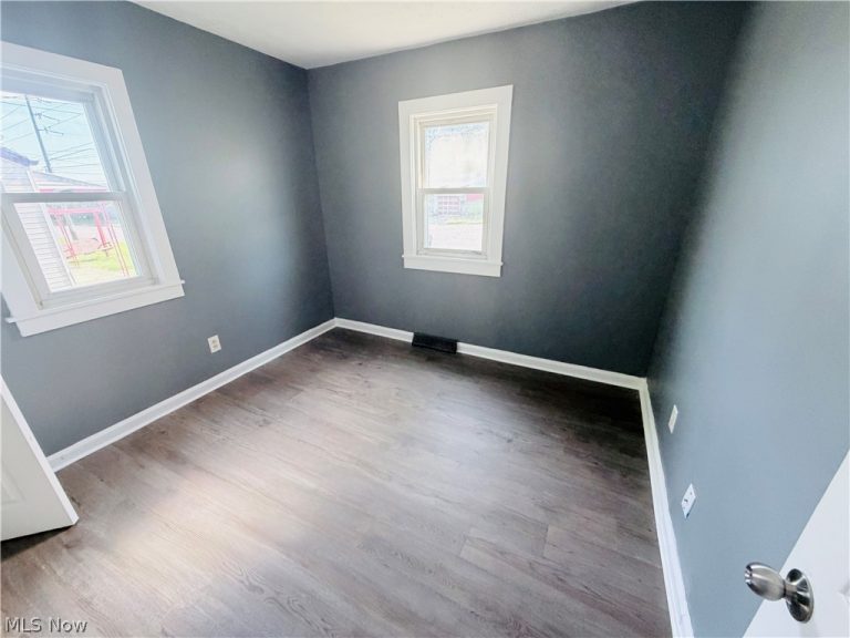 978 Kelly Avenue, Akron, OH - Photo 8
