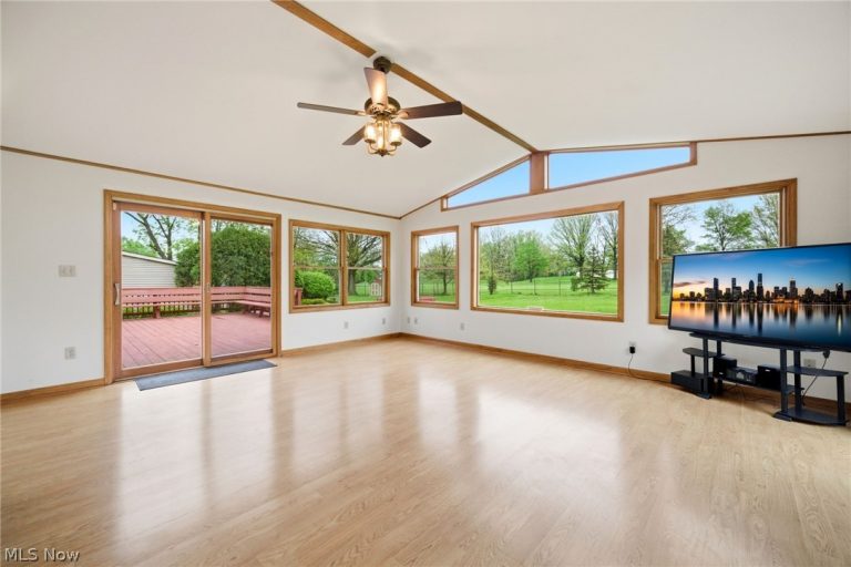 2251 Pine Ridge Drive, Wickliffe, OH - Photo 4