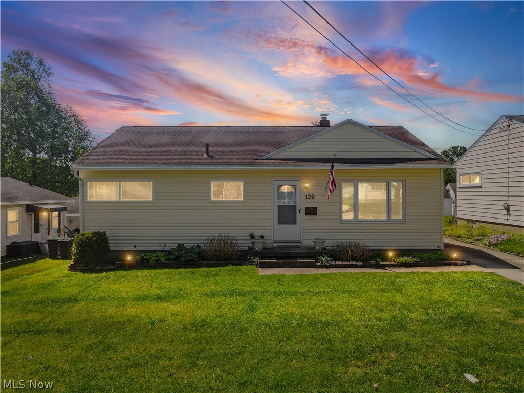 126 Clinton Avenue, Akron, OH