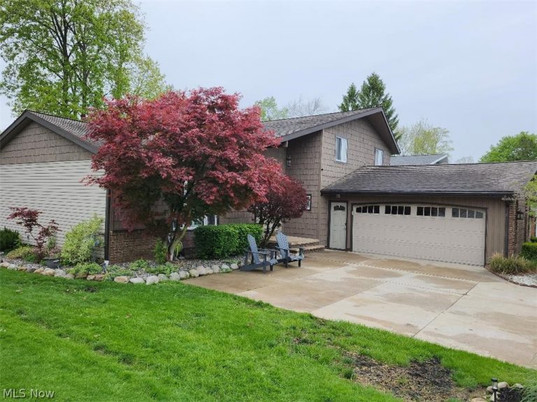 7680 ALDERSYDE Drive, Middleburg Heights, OH - Photo 2